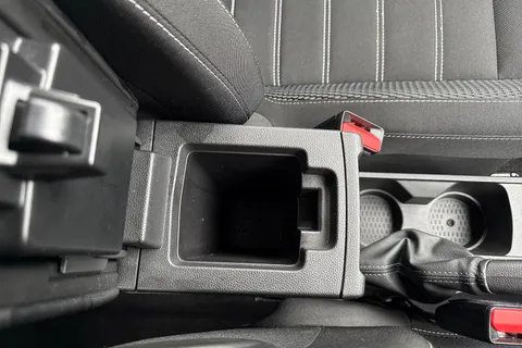 DA23WDE Dacia Duster 1.3 TCe Journey Euro 6 (s/s) 5dr Thumbnail #60