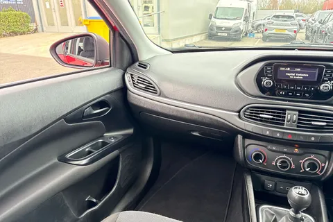 PK69GKF FIAT Tipo 1.4 MPI Easy Euro 6 5dr Thumbnail #16