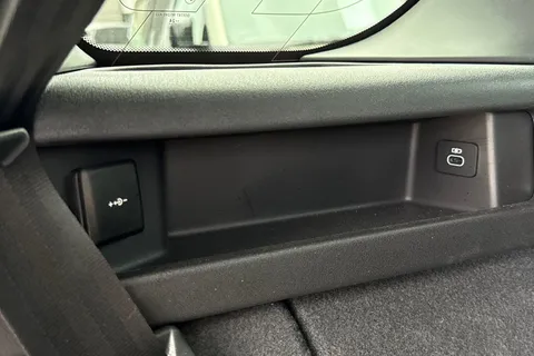 KM74OSZ Land Rover Discovery Sport 2.0 D200 Dynamic HSE 5dr Thumbnail #39