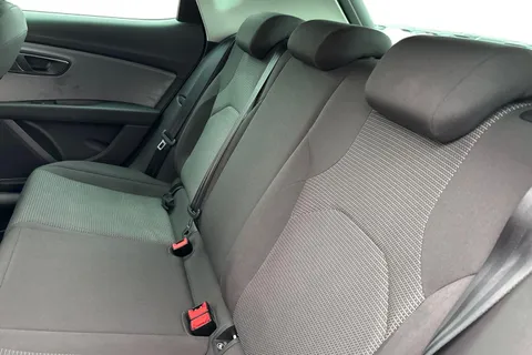 18 of 50 for SEAT Leon 1.5 TSI EVO SE Dynamic Euro 6 (s/s) 5dr