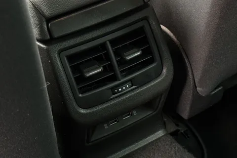 31 of 50 for SEAT Leon 1.5 TSI EVO SE Dynamic Euro 6 (s/s) 5dr