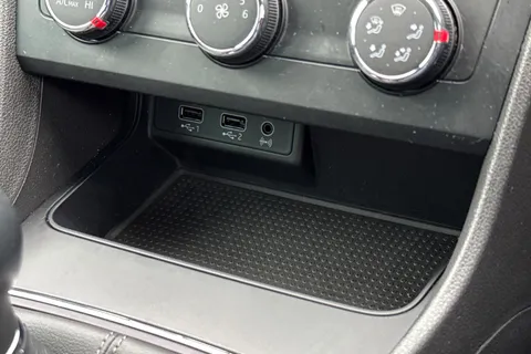 37 of 50 for SEAT Leon 1.5 TSI EVO SE Dynamic Euro 6 (s/s) 5dr