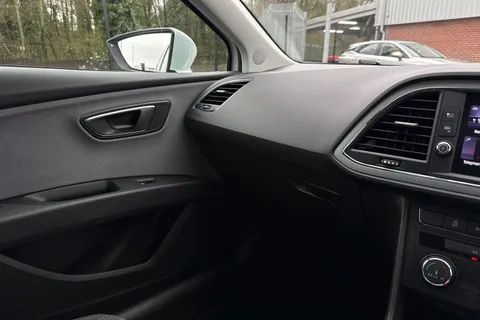 40 of 50 for SEAT Leon 1.5 TSI EVO SE Dynamic Euro 6 (s/s) 5dr