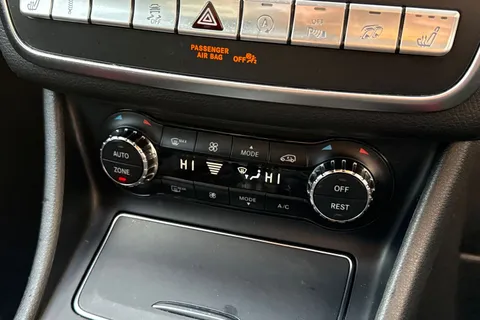 DK18JYC Mercedes-Benz Cla Class 2.0 CLA45 AMG Coupe SpdS DCT 4MATIC Euro 6 (s/s) 4dr Thumbnail #23