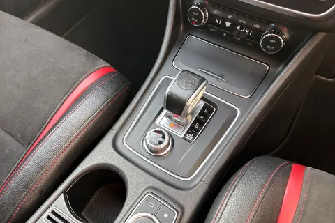 DK18JYC Mercedes-Benz Cla Class 2.0 CLA45 AMG Coupe SpdS DCT 4MATIC Euro 6 (s/s) 4dr Thumbnail #24