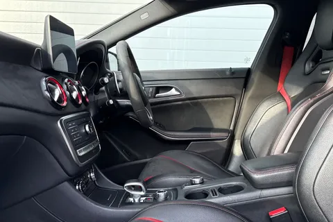 DK18JYC Mercedes-Benz Cla Class 2.0 CLA45 AMG Coupe SpdS DCT 4MATIC Euro 6 (s/s) 4dr Thumbnail #33