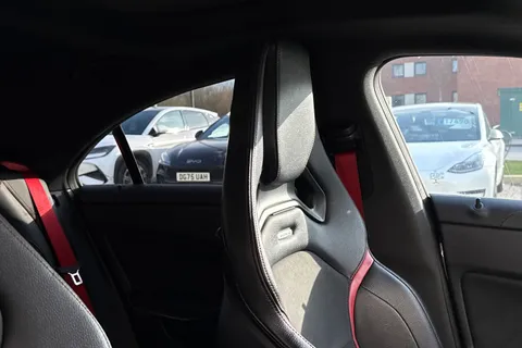 DK18JYC Mercedes-Benz Cla Class 2.0 CLA45 AMG Coupe SpdS DCT 4MATIC Euro 6 (s/s) 4dr Thumbnail #39