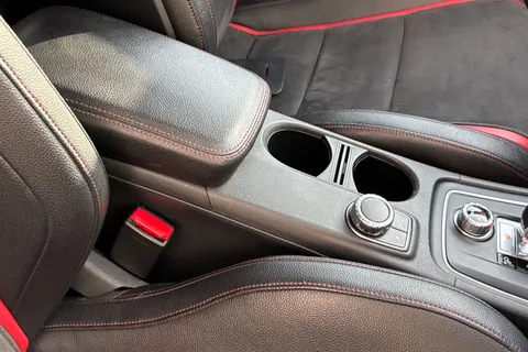 DK18JYC Mercedes-Benz Cla Class 2.0 CLA45 AMG Coupe SpdS DCT 4MATIC Euro 6 (s/s) 4dr Thumbnail #40