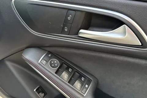 DK18JYC Mercedes-Benz Cla Class 2.0 CLA45 AMG Coupe SpdS DCT 4MATIC Euro 6 (s/s) 4dr Thumbnail #42