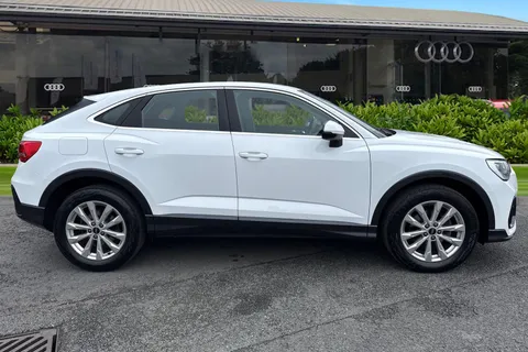 PJ73YNB Audi Q3 Sport 35 TFSI 150 PS 6-speed Thumbnail #4