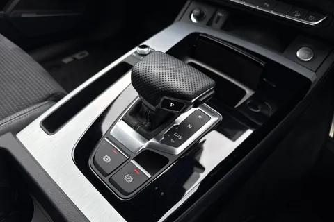 PG23LFU Audi Q5 S line 40 TDI quattro 204 PS S tronic Thumbnail #23