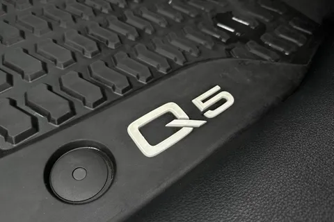 PG23LFU Audi Q5 S line 40 TDI quattro 204 PS S tronic Thumbnail #26