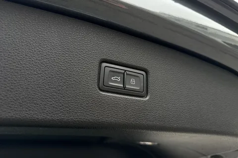 PG23LFU Audi Q5 S line 40 TDI quattro 204 PS S tronic Thumbnail #41