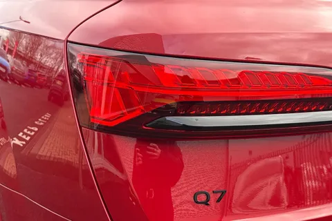  Audi Q7 3.0 TDI V6 Black Edition SUV 5dr Diesel Tiptronic quattro Euro 6 (s/s) (231 ps) Thumbnail #7