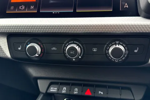 DC25VYJ Audi A1 S line 30 TFSI 116 PS S tronic Thumbnail #23