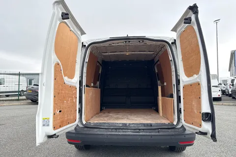 DA25EVF Volkswagen Caddy Maxi 2.0 TDI 102PS Commerce Van [Business/Tech Pack] Thumbnail #8