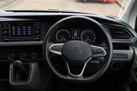BN74VEF Volkswagen Transporter 2.0 TDI 110 Startline Business Kombi Van 6 Seats Thumbnail #18