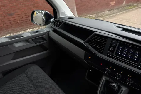 BN74VEF Volkswagen Transporter 2.0 TDI 110 Startline Business Kombi Van 6 Seats Thumbnail #20