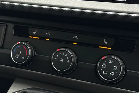 BN74VEF Volkswagen Transporter 2.0 TDI 110 Startline Business Kombi Van 6 Seats Thumbnail #22