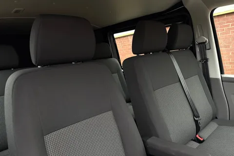 BN74VEF Volkswagen Transporter 2.0 TDI 110 Startline Business Kombi Van 6 Seats Thumbnail #24
