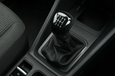 DA25EVF Volkswagen Caddy Maxi 2.0 TDI 102PS Commerce Van [Business/Tech Pack] Thumbnail #24