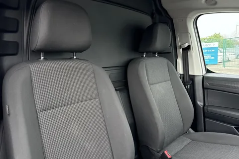 DA25EVF Volkswagen Caddy Maxi 2.0 TDI 102PS Commerce Van [Business/Tech Pack] Thumbnail #25