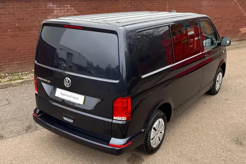 BN74VEF Volkswagen Transporter 2.0 TDI 110 Startline Business Kombi Van 6 Seats Thumbnail #26