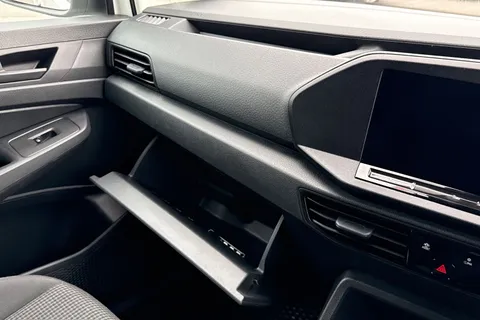 DA25EVF Volkswagen Caddy Maxi 2.0 TDI 102PS Commerce Van [Business/Tech Pack] Thumbnail #32