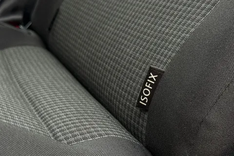 BN74VEF Volkswagen Transporter 2.0 TDI 110 Startline Business Kombi Van 6 Seats Thumbnail #42