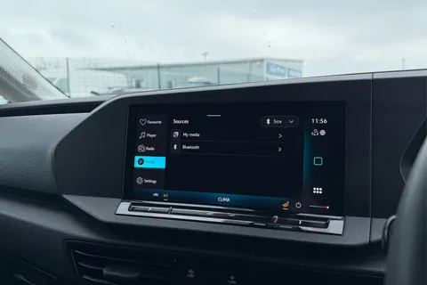 DA25EVF Volkswagen Caddy Maxi 2.0 TDI 102PS Commerce Van [Business/Tech Pack] Thumbnail #46