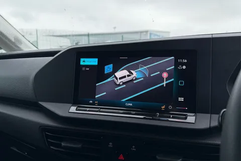 DA25EVF Volkswagen Caddy Maxi 2.0 TDI 102PS Commerce Van [Business/Tech Pack] Thumbnail #50