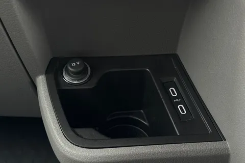 BN74VEF Volkswagen Transporter 2.0 TDI 110 Startline Business Kombi Van 6 Seats Thumbnail #51