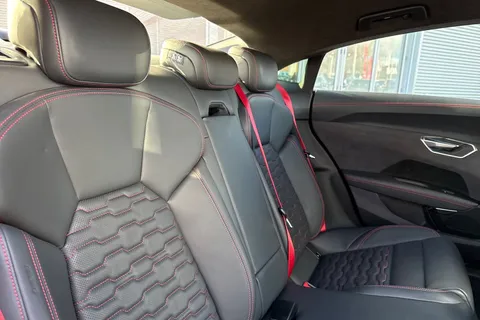 FM72KLO Audi RS e-tron GT Carbon Vorsprung   440,00 kW Thumbnail #15