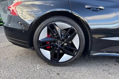 FM72KLO Audi RS e-tron GT Carbon Vorsprung   440,00 kW Thumbnail #25