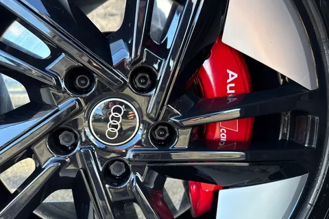 FM72KLO Audi RS e-tron GT Carbon Vorsprung   440,00 kW Thumbnail #27