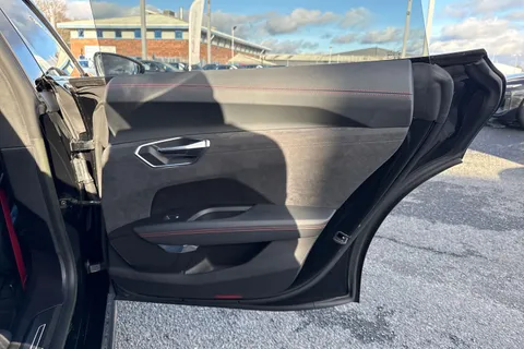 FM72KLO Audi RS e-tron GT Carbon Vorsprung   440,00 kW Thumbnail #44