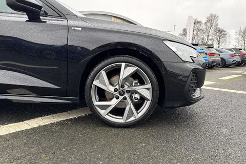 Audi A3 2.0 TDI Black Edition Sportback S Tronic Euro 6 (s/s) 5dr Thumbnail #10