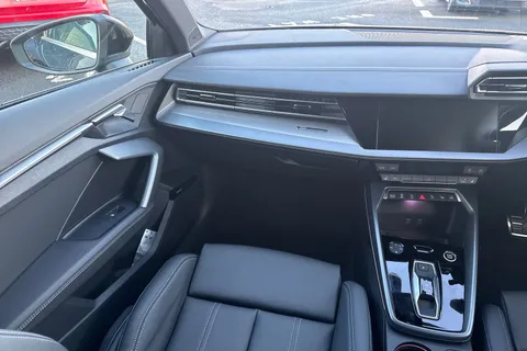 19 of 60 for Audi A3 2.0 TDI S line Sportback S Tronic Euro 6 (s/s) 5dr