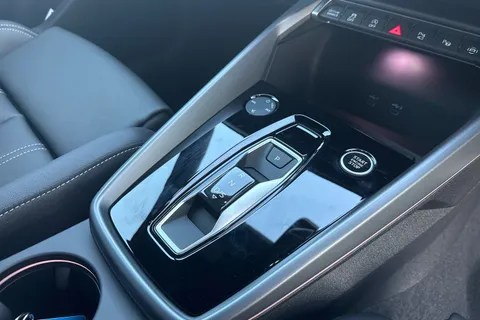 22 of 60 for Audi A3 2.0 TDI S line Sportback S Tronic Euro 6 (s/s) 5dr