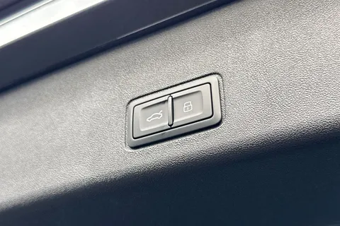 Audi Q3 2.0 TFSI S line Sportback S Tronic quattro Euro 6 (s/s) 5dr Thumbnail #37