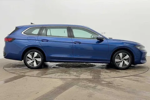 4 of 13 for Volkswagen Passat 1.5 TSI eHybrid 204PS Life 5dr DSG ⭐ sliding panoramic sunroof⭐
