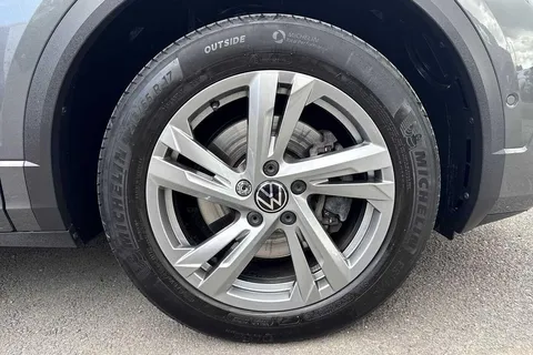 PJ22XBN Volkswagen T-Roc 2.0 TDI 150 EVO R-Line 5dr DSG ⭐1 Year VW Warranty⭐ Thumbnail #7