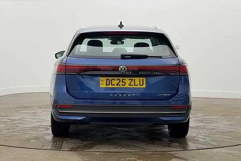 9 of 13 for Volkswagen Passat 1.5 TSI eHybrid 204PS Life 5dr DSG ⭐ sliding panoramic sunroof⭐