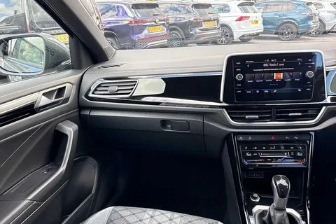 PJ22XBN Volkswagen T-Roc 2.0 TDI 150 EVO R-Line 5dr DSG ⭐1 Year VW Warranty⭐ Thumbnail #16