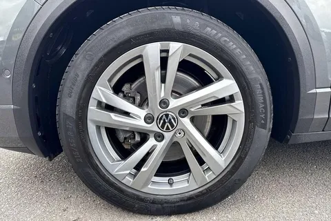 PJ22XBN Volkswagen T-Roc 2.0 TDI 150 EVO R-Line 5dr DSG ⭐1 Year VW Warranty⭐ Thumbnail #24
