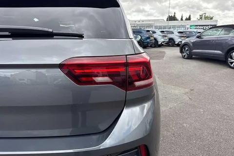 PJ22XBN Volkswagen T-Roc 2.0 TDI 150 EVO R-Line 5dr DSG ⭐1 Year VW Warranty⭐ Thumbnail #27