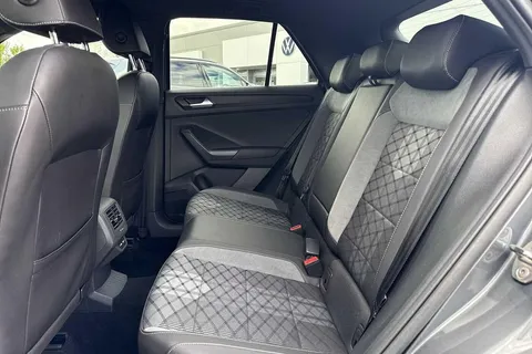 PJ22XBN Volkswagen T-Roc 2.0 TDI 150 EVO R-Line 5dr DSG ⭐1 Year VW Warranty⭐ Thumbnail #35