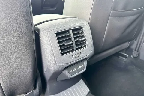 PJ22XBN Volkswagen T-Roc 2.0 TDI 150 EVO R-Line 5dr DSG ⭐1 Year VW Warranty⭐ Thumbnail #37