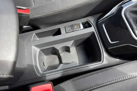 PJ22XBN Volkswagen T-Roc 2.0 TDI 150 EVO R-Line 5dr DSG ⭐1 Year VW Warranty⭐ Thumbnail #42