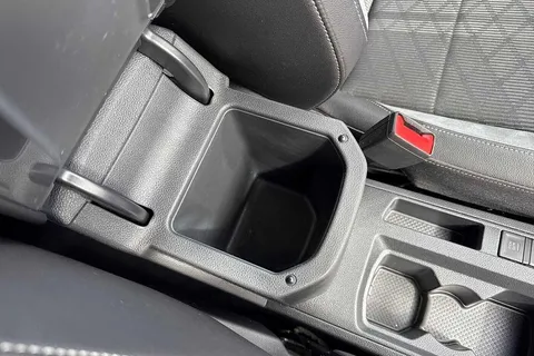 PJ22XBN Volkswagen T-Roc 2.0 TDI 150 EVO R-Line 5dr DSG ⭐1 Year VW Warranty⭐ Thumbnail #43